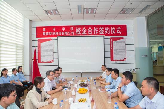 fe5b3bf4b10647f3be7c20dc38fb723